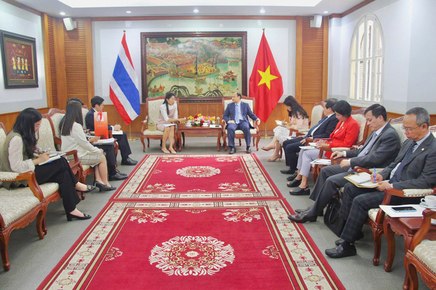 Tttt Le Hai Binh Tiep Ds Thai Lan 02