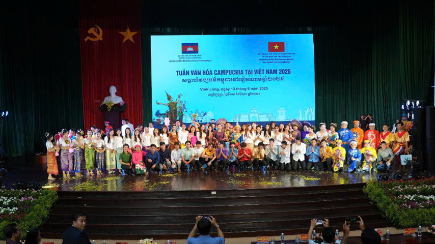 Tuan Vh Campuchia Tai Vn 01