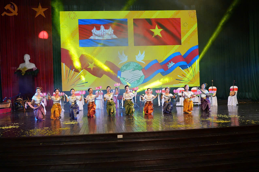 Tuan Vh Campuchia Tai Vn 09