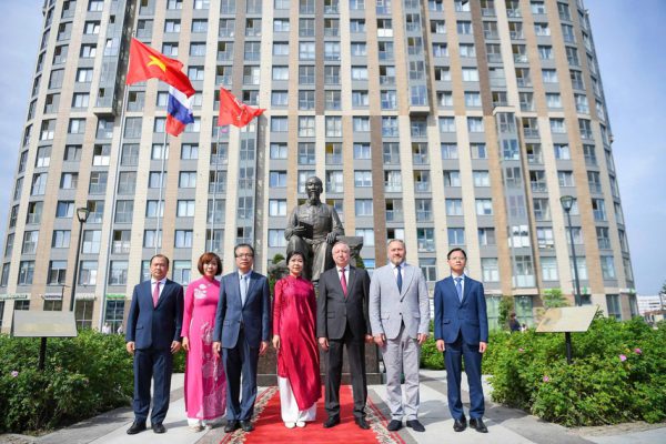 5066bccdb70a3e54671b2(1)