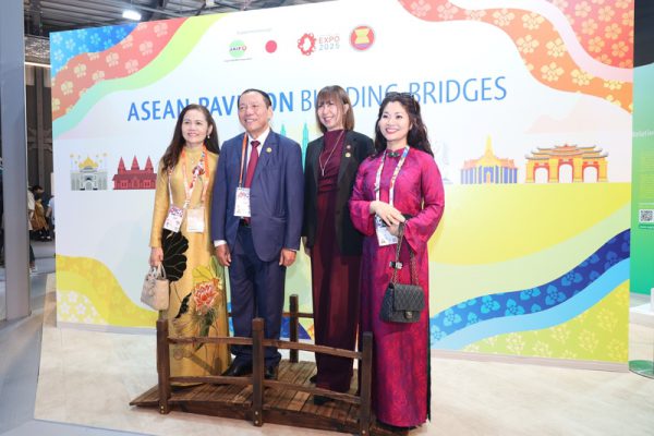 Z6998857170166 C2e3d2a1c9e6efe776d5f760b8375792