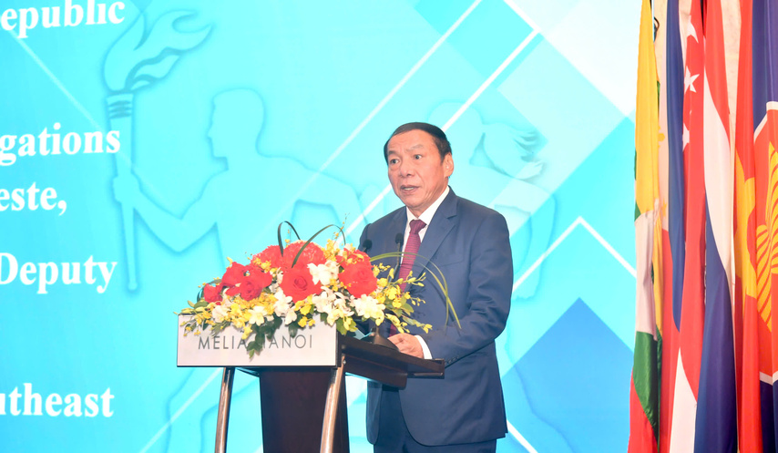 308924710661600790424