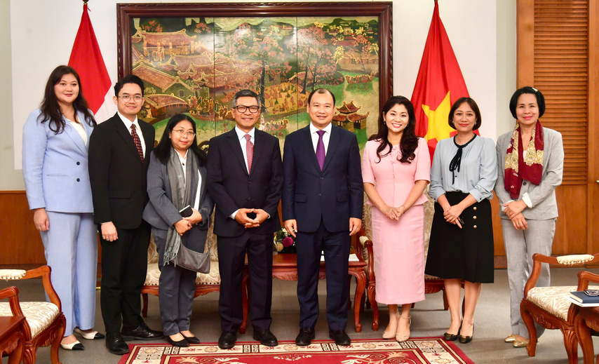 Ca88d56058ced5908cdf(1)