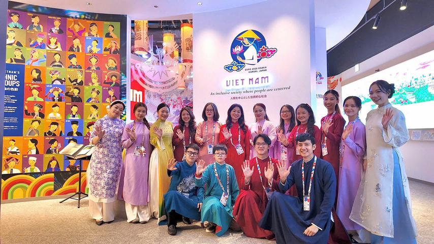 Z7166089454348 198854ac9bebbd8d7b8d13b289047d7e