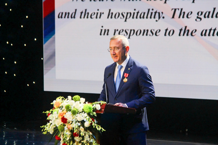 Z7263062510253 0290fd99ca759de75d8f1f5db42b2852