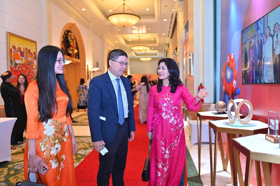 Anh Xem Trien Lam Expo