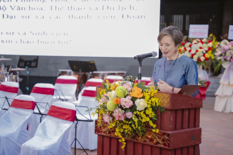 Ky Niem 75 Nam Ba Lan 2