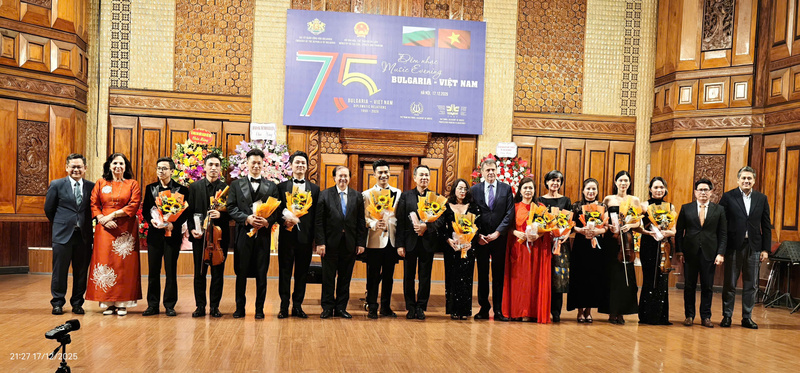 Ky Niem 75 Nam Bulgari Vn 7