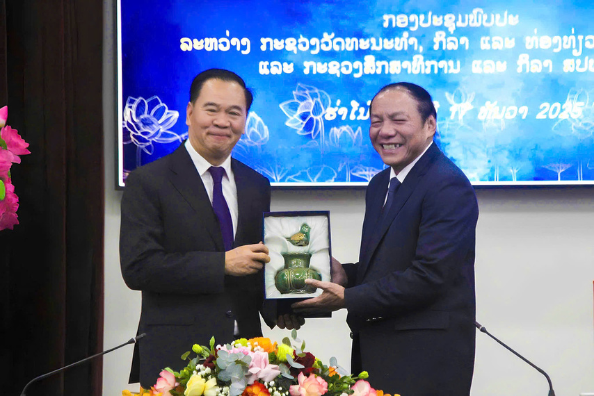 Z7337741670988 2188621aef9523376a608d02c30cef86