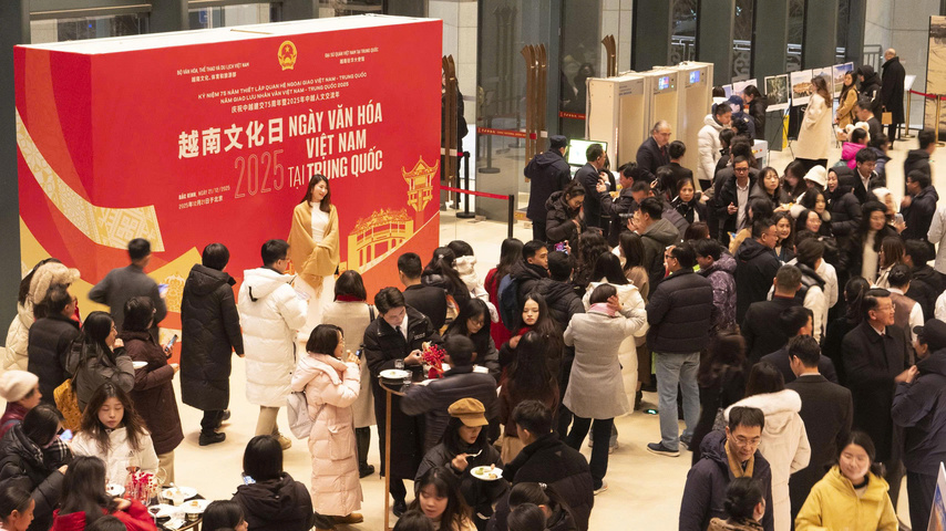 Z7351181432582 825ce940105506c48f06d01ab3f697fd