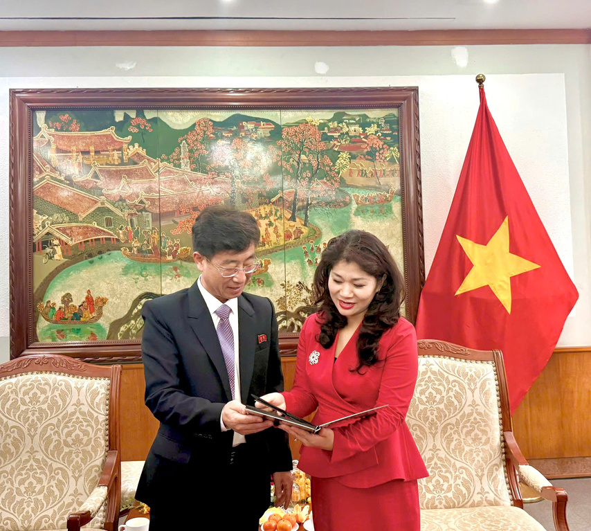 5d9eb6ac8bd905875cc8(1)