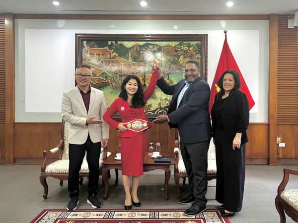 8eb83d4f4d3ac3649a2b(2)