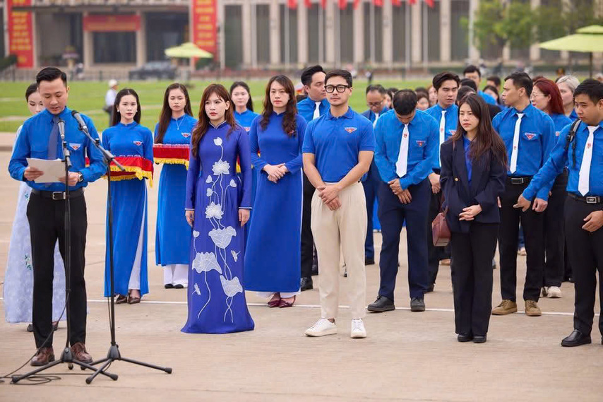 Z7666648632499 95830ed68f17909868e42ea0f6e39df4