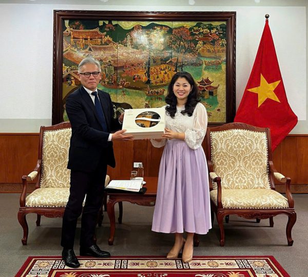 Z7681613625008 B5f3ca27236bd6adccafb2362ba55216