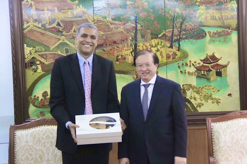 Z7704028452813 95e342ff9ffebc0f5e1d4a22c36acf8b