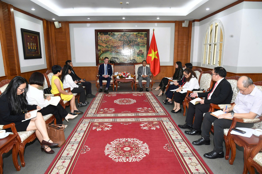 Z7735151293214 4bd9a4787b297b0803231a214a9fbde8