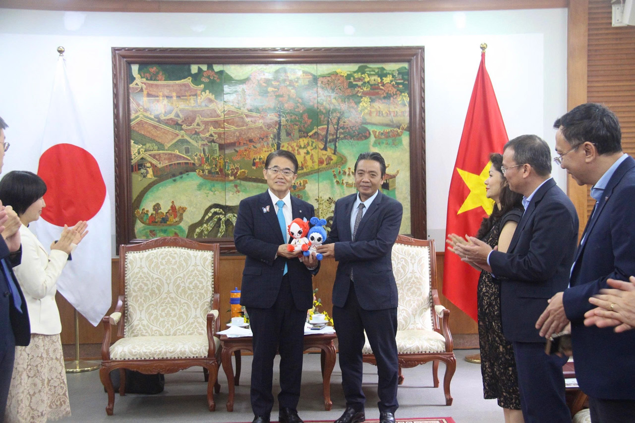 Tiep Tinh Aichi 01