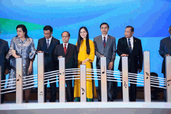 Van Nam 01