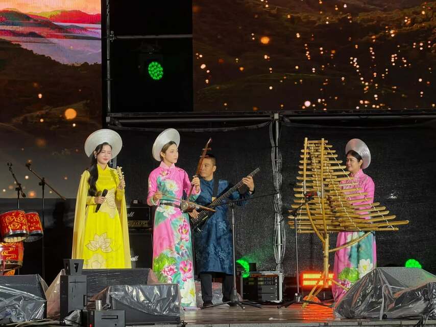 đoàn Nghệ Thuật2